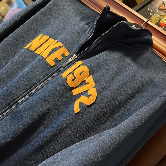 Nike Navy Blue & Gold 1972 Edition Y2K Zip Up Sweatshirt in excellent condition - Picture 5 of 8